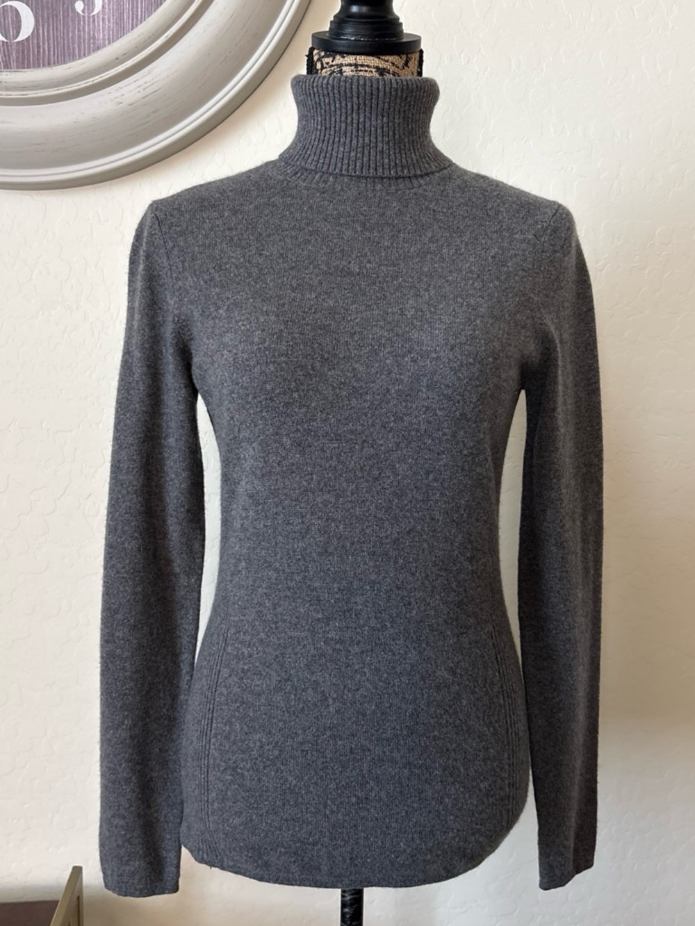 Kirkland Signature 100% Cashmere Turtleneck Sweater Women's fitting silhouette S